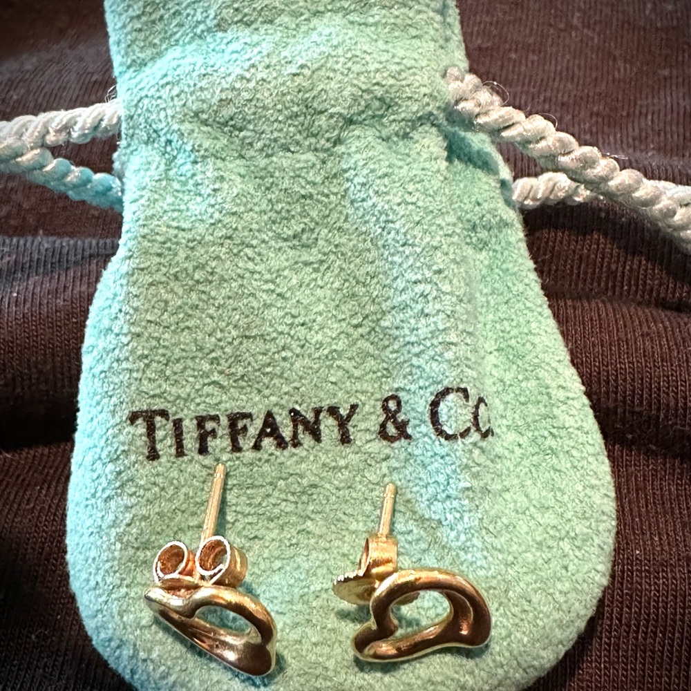 TIFFANY OPEN HEART EAR STUDS